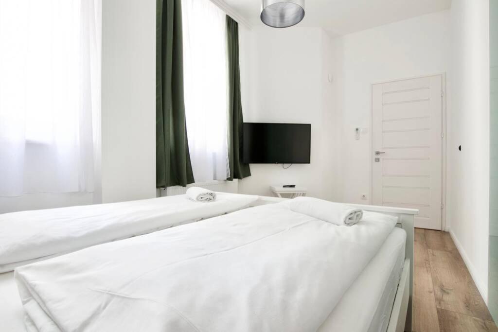 Premium Apartment By Hi5-Vaci Str. 3 Bedroom 부다페스트 외부 사진