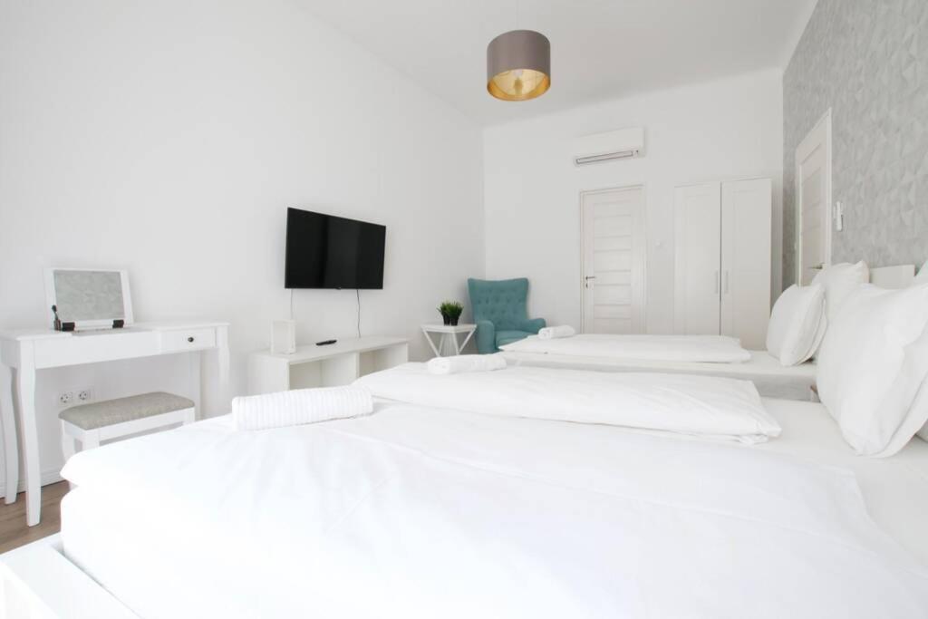 Premium Apartment By Hi5-Vaci Str. 3 Bedroom 부다페스트 외부 사진