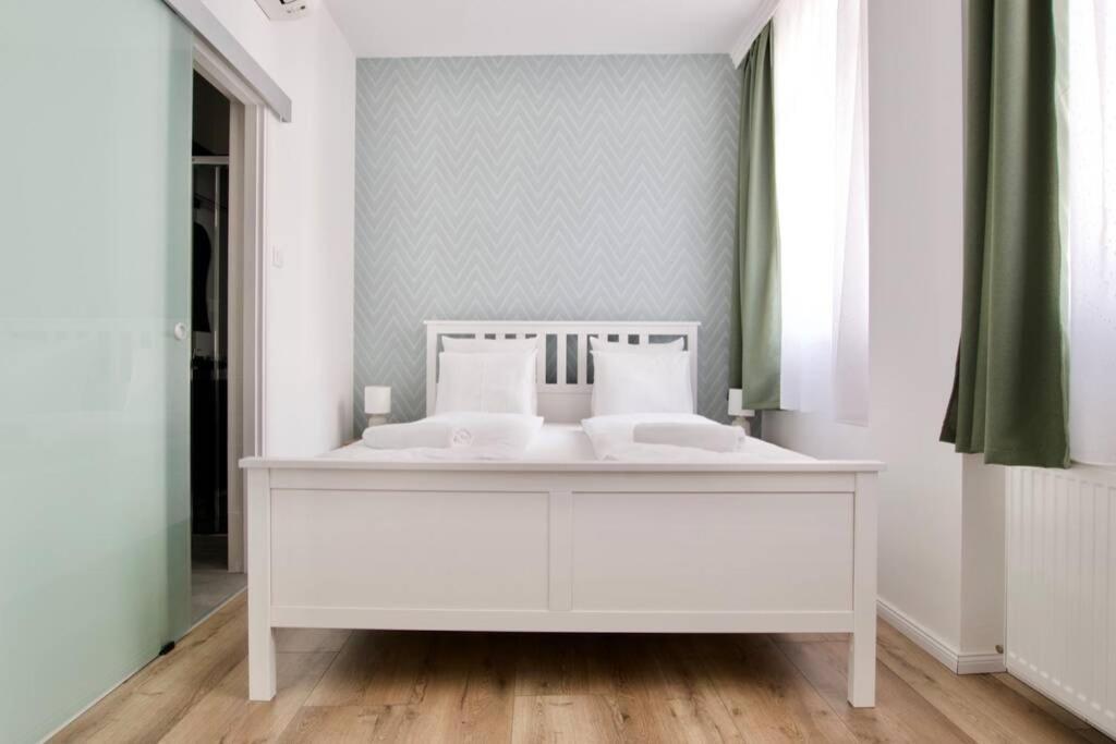 Premium Apartment By Hi5-Vaci Str. 3 Bedroom 부다페스트 외부 사진